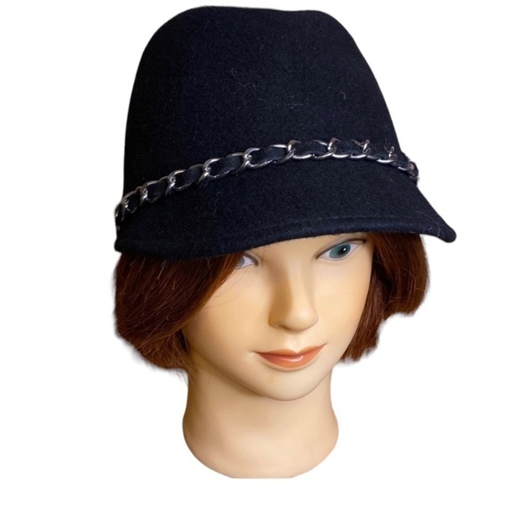 Rw&co Black Wool Cloche Hat with Black & Silver Chain Belt One Size - Picture 1 of 11